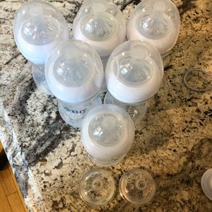 6 Avent Baby Bottles with Natural Nipples